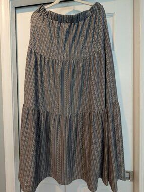 Gorgeous Grey LuLaRoe Poppy Skirt